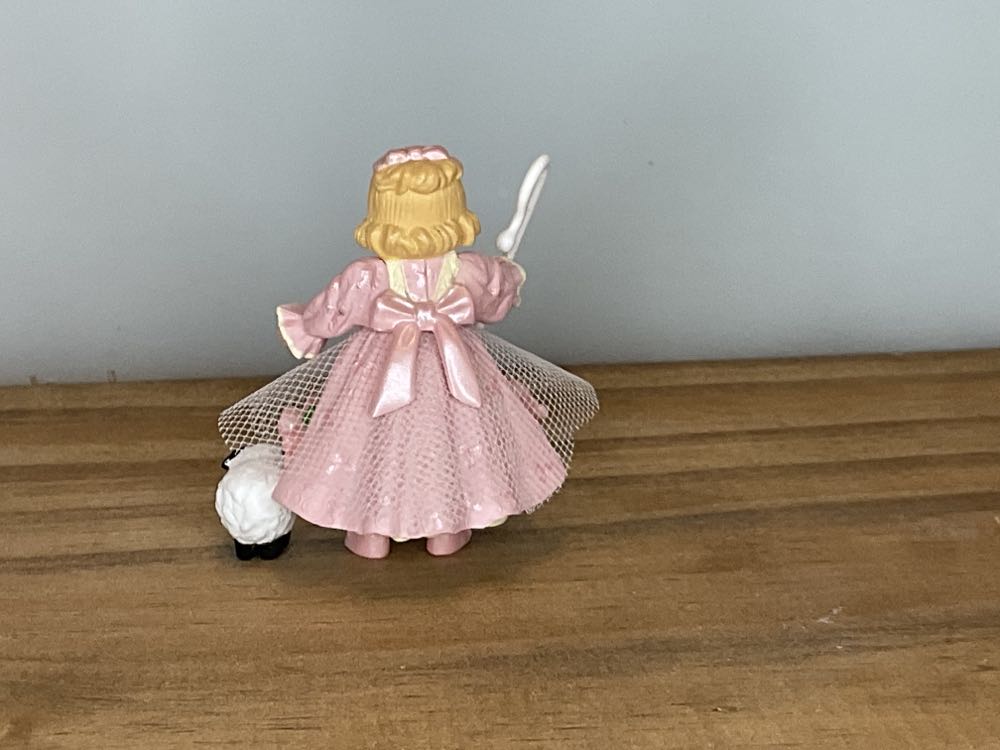 Madame Alexander Mary Had A Little Lamb - Madame Alexander (Everyday) ornament collectible - Main Image 2