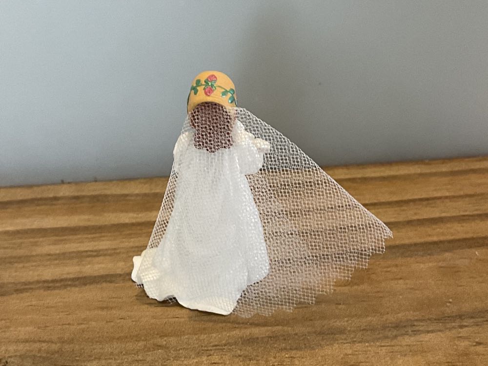 Madame Alexander Empire Bride - Madame Alexander (Everyday) ornament collectible - Main Image 2