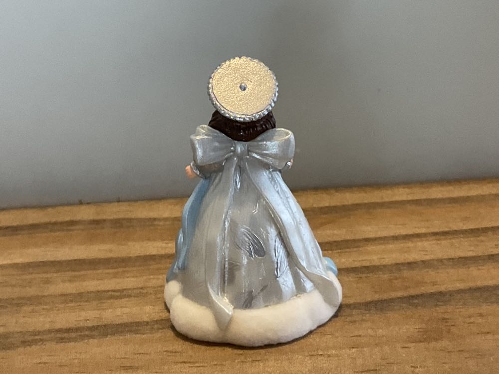 Madame Alexander Glistening Angel - Madame Alexander (Everyday) ornament collectible - Main Image 2