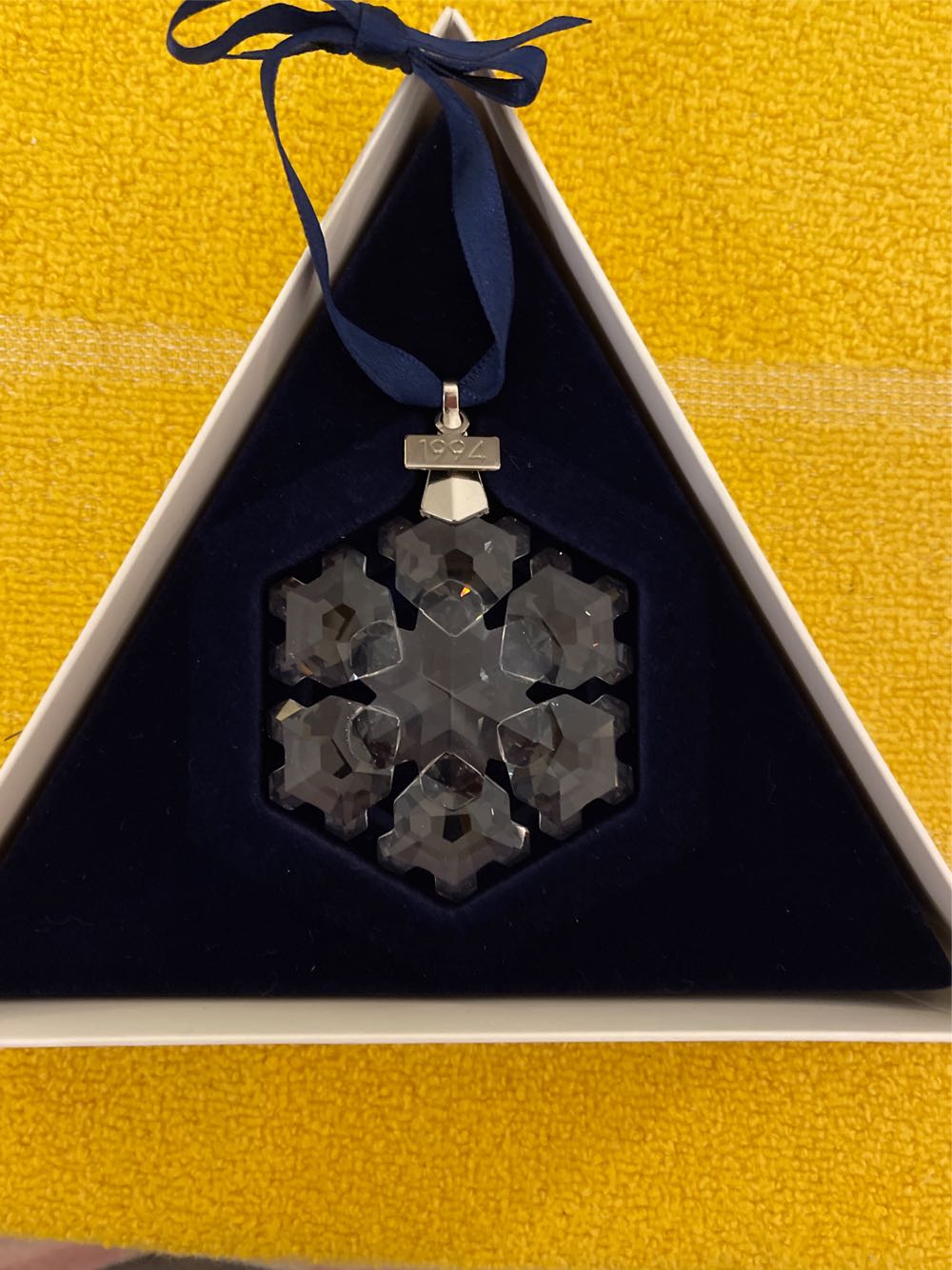 Swarovski 1994 Annual Christmas Ornament - Swarovski Annual Edition Ornament (Crystal Snowflake) ornament collectible [Barcode 9003141859927] - Main Image 2