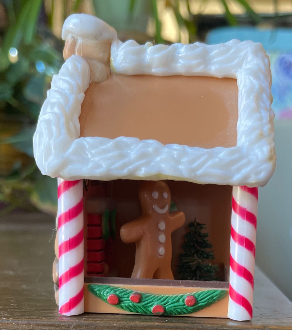 Gingerbread House  ornament collectible - Main Image 3