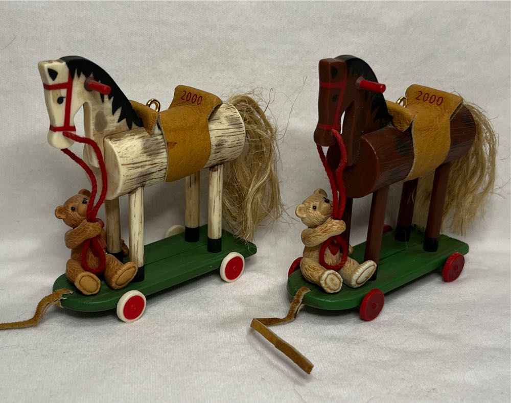 Pony For Christmas #3 - A Pony For Christmas (Ponies) ornament collectible [Barcode 015012564334] - Main Image 4