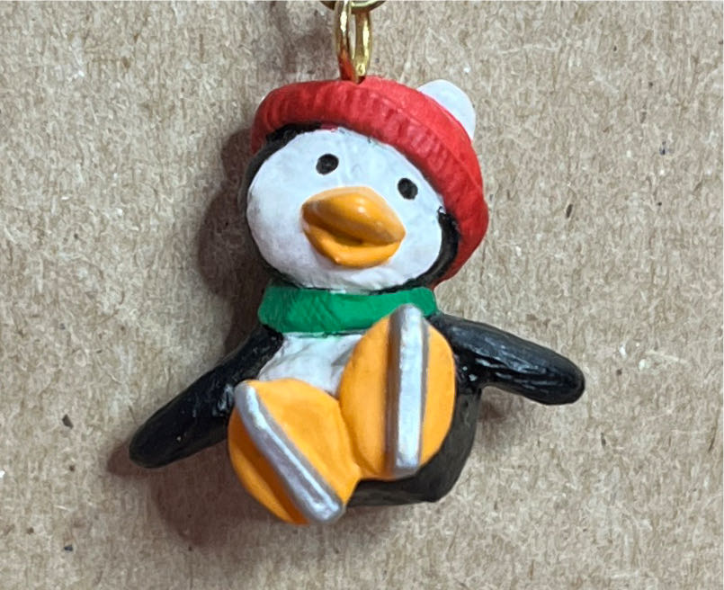 Penguin Pal #4 - Penguin Pals Series Miniature ornament collectible [Barcode 070000027659] - Main Image 3