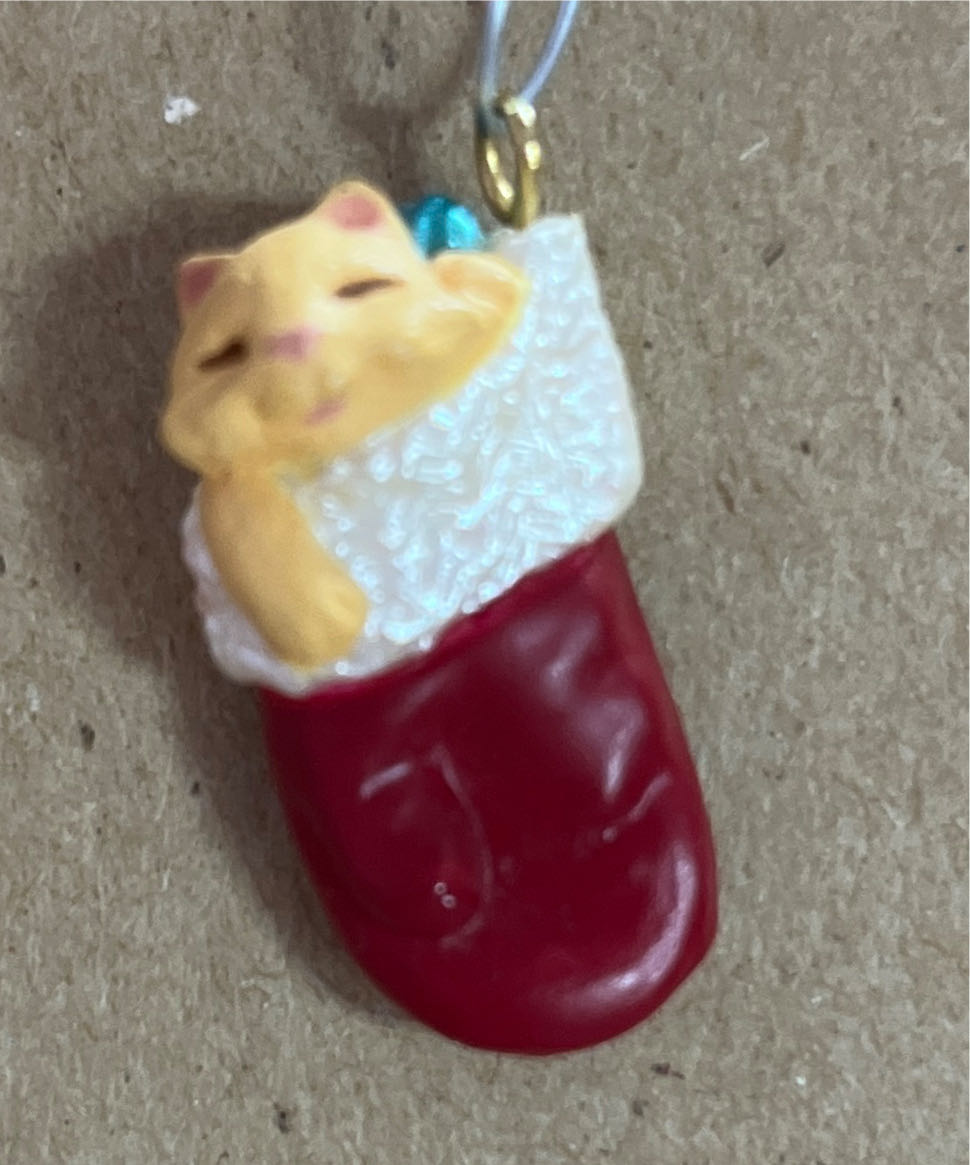 Kitty In A Mitty  ornament collectible [Barcode 070000027659] - Main Image 3