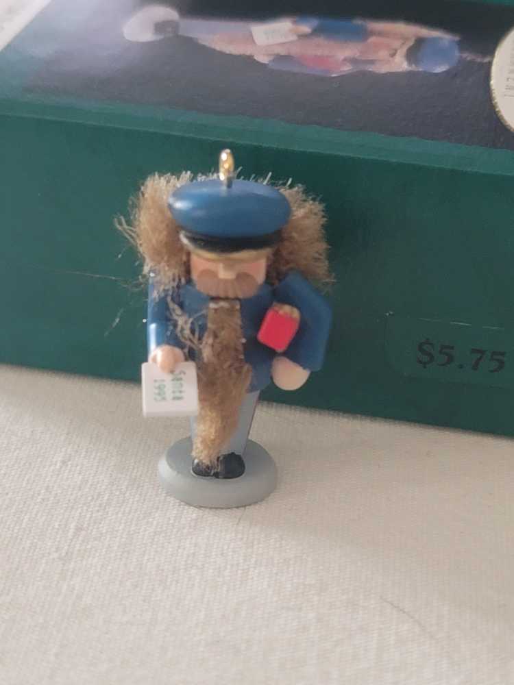 Nutcracker Guild #2 - Nutcracker Guild Miniature (Miniatures) ornament collectible [Barcode 015012181197] - Main Image 3