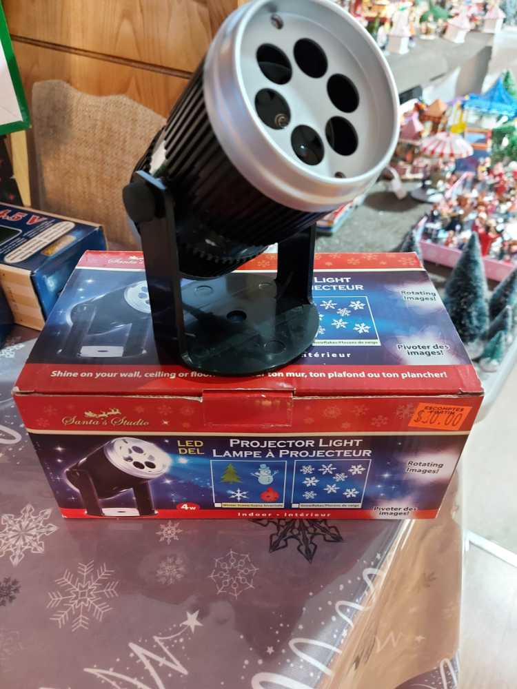 KOCC - 2015 - Christmas Window - #13 - Tammy’s Tune Shop