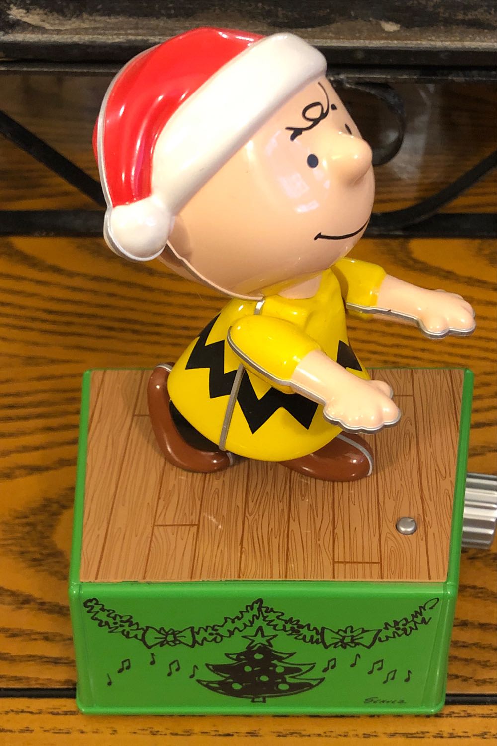 Charlie Brown - Peanuts Christmas Dance Party (Magic Sound And Motion) ornament collectible - Main Image 2