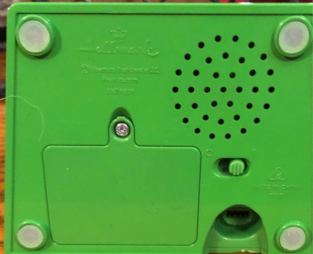 Charlie Brown - Peanuts Christmas Dance Party (Magic Sound And Motion) ornament collectible - Main Image 3