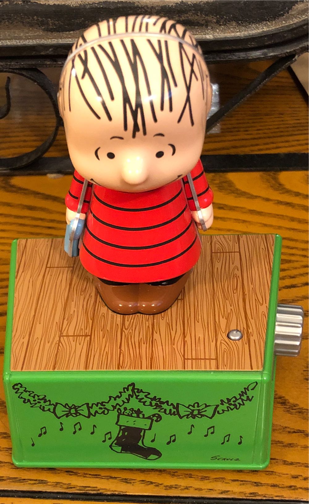 Linus - Peanuts Christmas Dance Party (Magic Sound And Motion) ornament collectible - Main Image 1