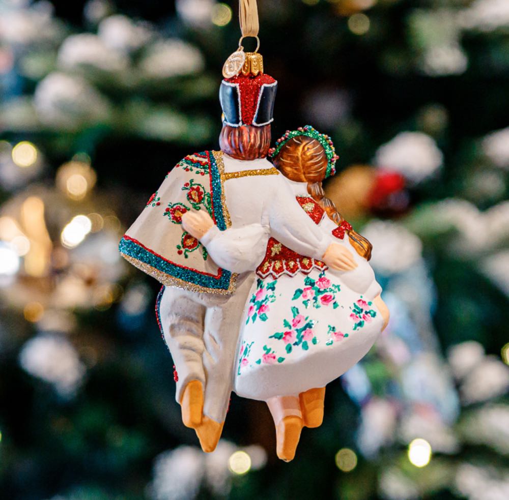 Zakopane Highlander Couple (white) / Para Góralska (biała)  ornament collectible - Main Image 2