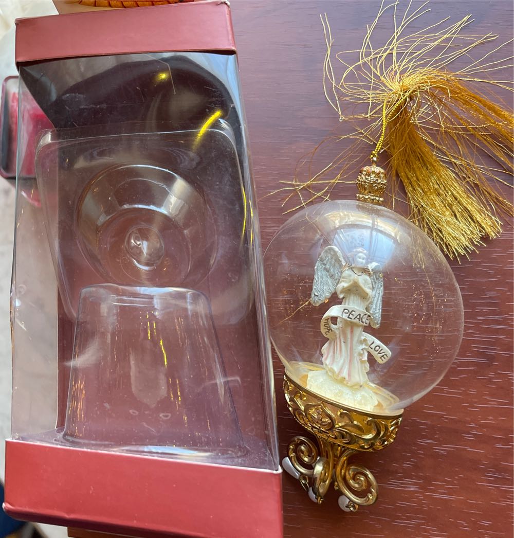 Lenox Angel  ornament collectible - Main Image 2