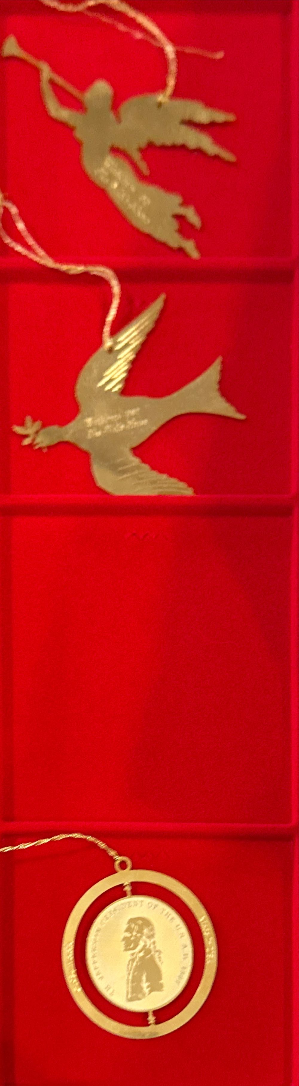 White House Christmas Ornament 1984 - White House Christmas Ornament (Thomas Jefferson) ornament collectible [Barcode 634228348325] - Main Image 3