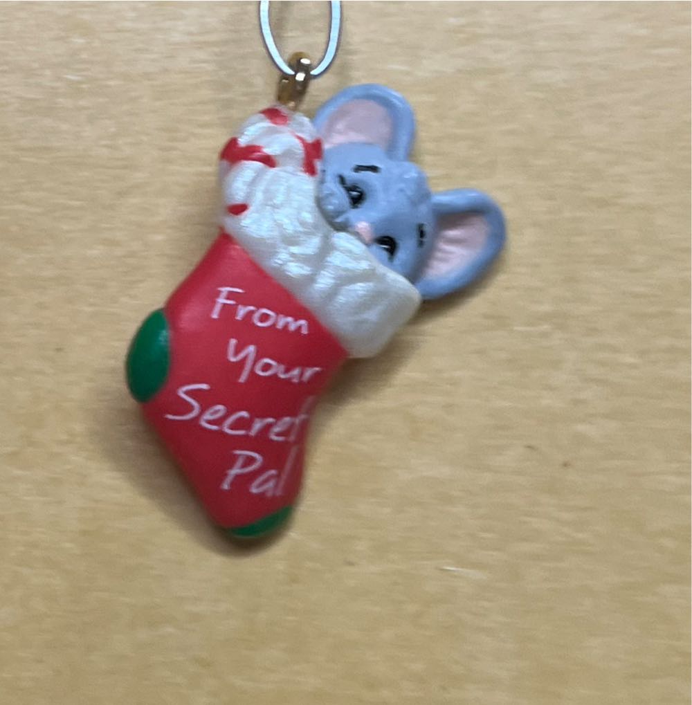 Secret Pal  ornament collectible [Barcode 015012029567] - Main Image 3