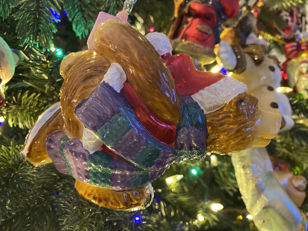 Skater Bear / Niedźwiedź Łyżwiarz - Świat Dziecka ornament collectible - Main Image 2