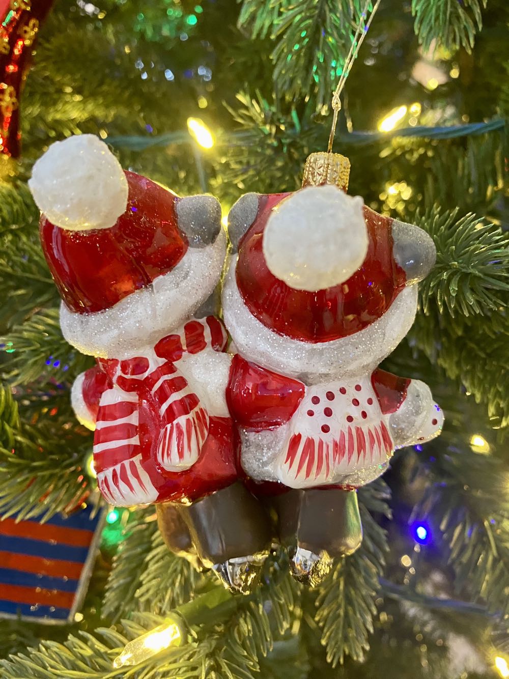 Twin Bears Skating / Bliźniaki Na Łyżwach W Czerwieni  ornament collectible - Main Image 2