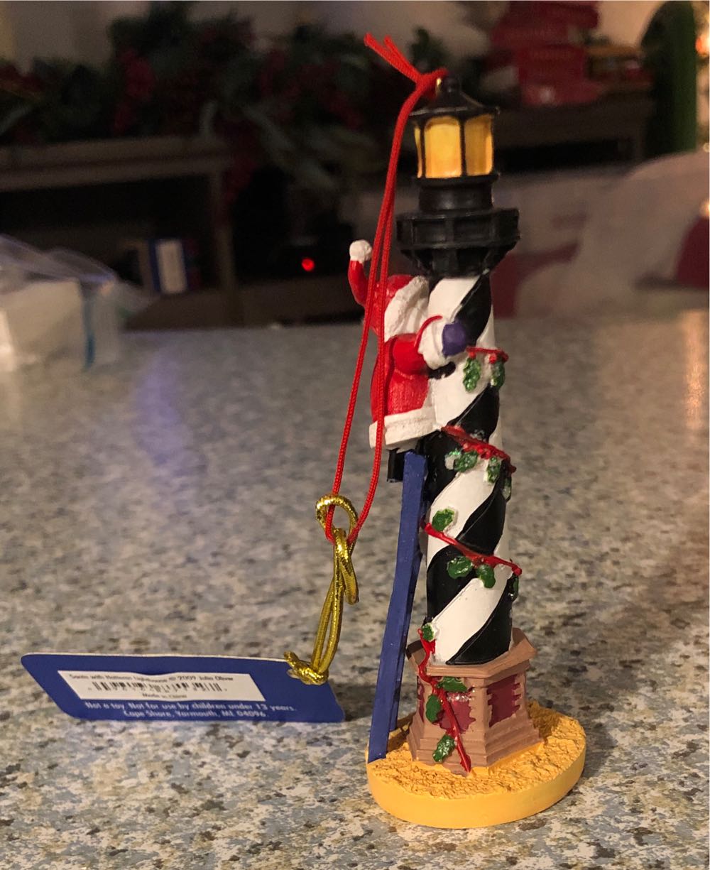Santa With Hatteras Lighthouse - Santa And Cape Hatteras (Lighthouse) ornament collectible [Barcode 096164871327] - Main Image 3