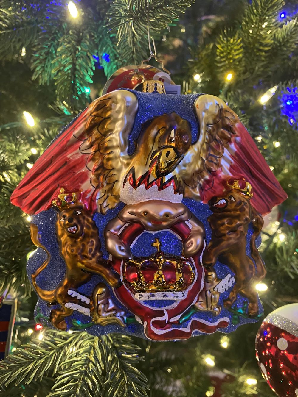 Queen Coat Of Arms  ornament collectible - Main Image 2