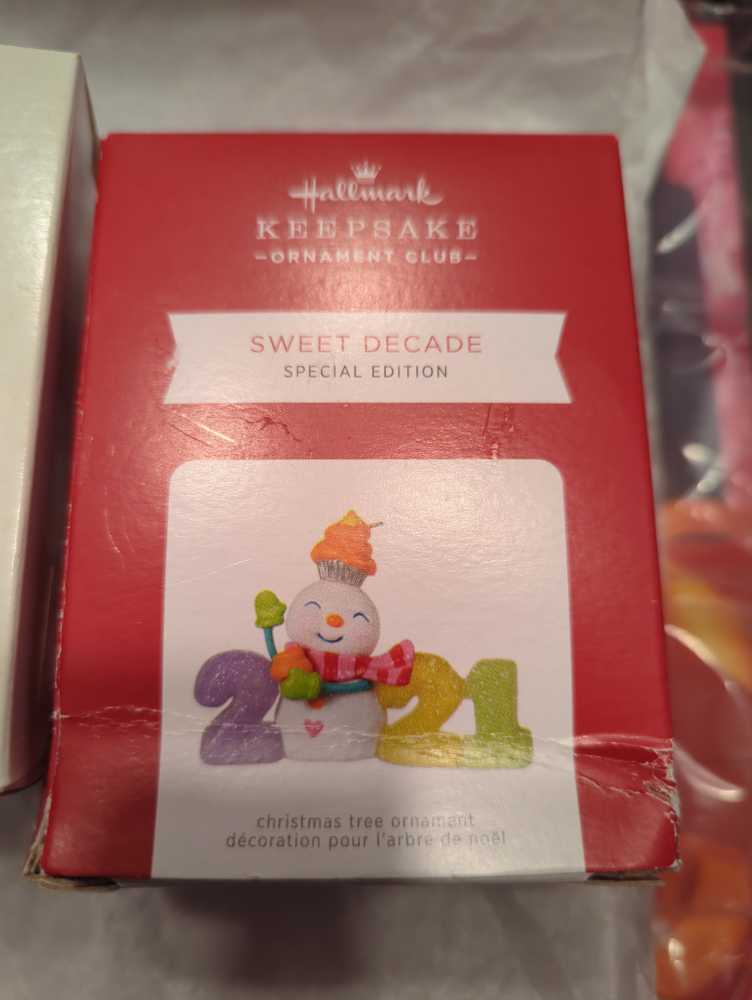 Sweet Decade 2021 Special Edition  ornament collectible [Barcode 400916034647] - Main Image 2