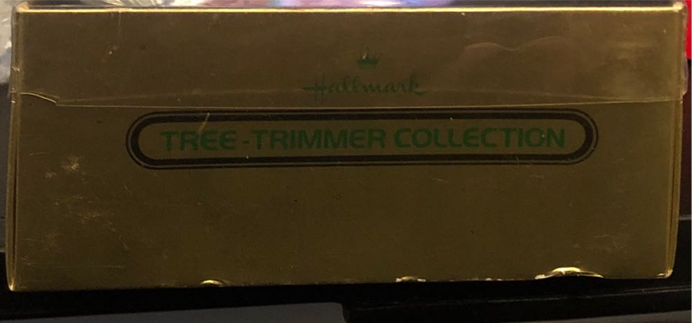 The Downhill Run - Tree-trimmer Collection (Sledding With Friends) ornament collectible - Main Image 3