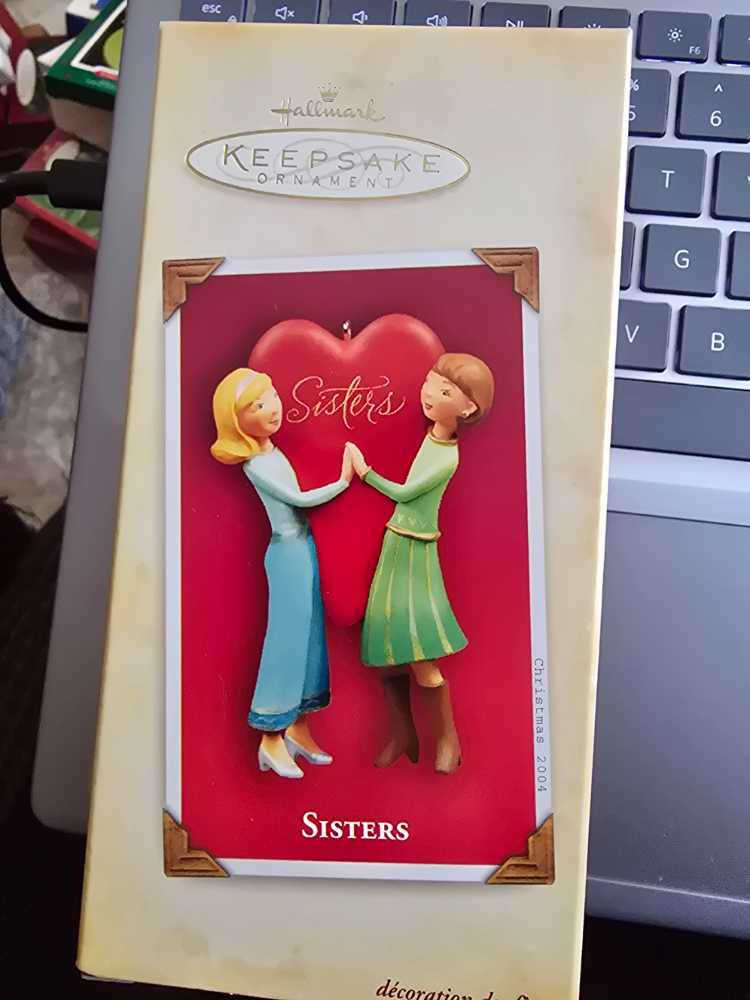 Sisters 2004 - Sisters (Family) ornament collectible [Barcode 015012815481] - Main Image 2