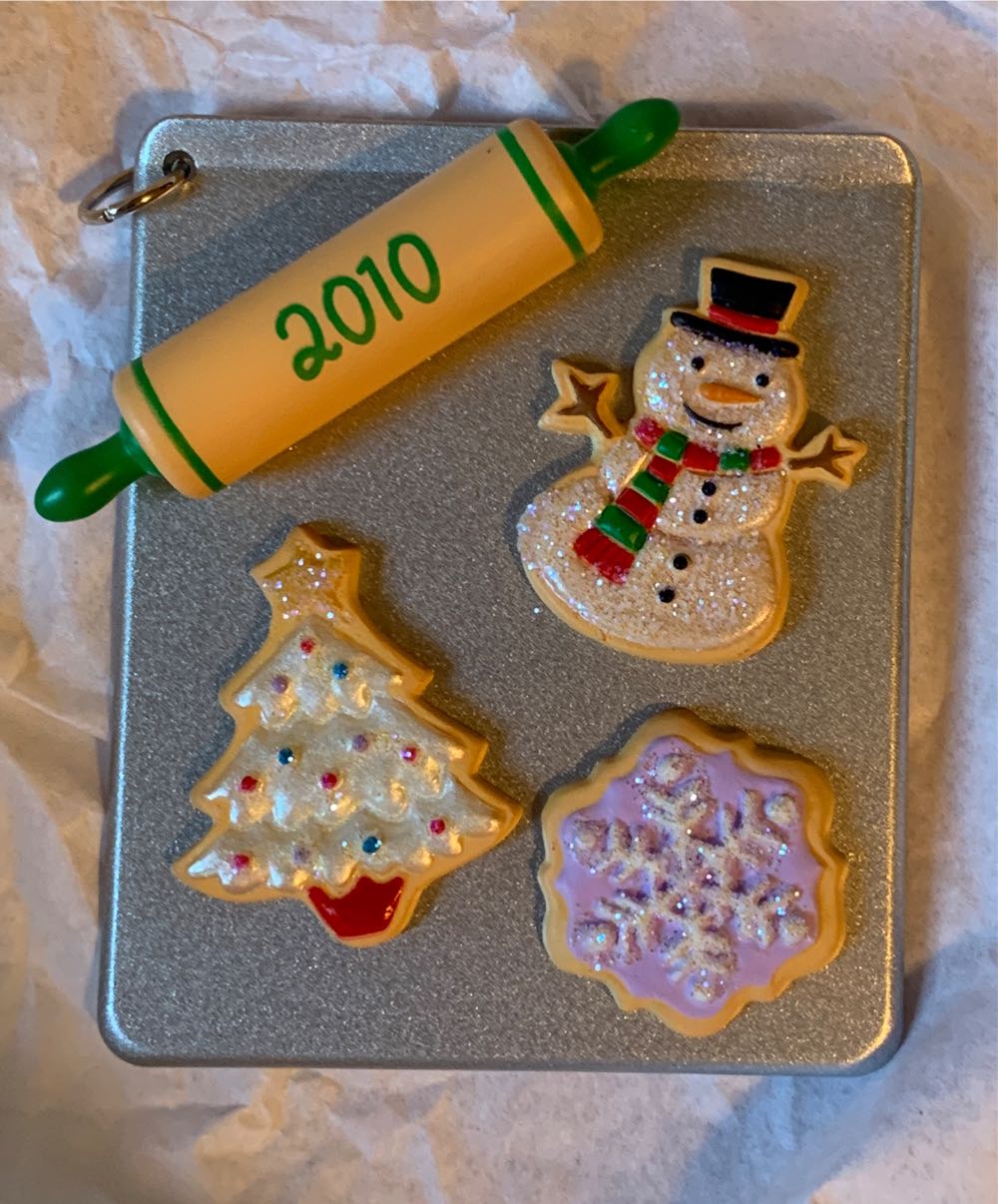 Season’s Treatings Special Edition - Seasons Treatings Series (Season Treatings) ornament collectible - Main Image 3