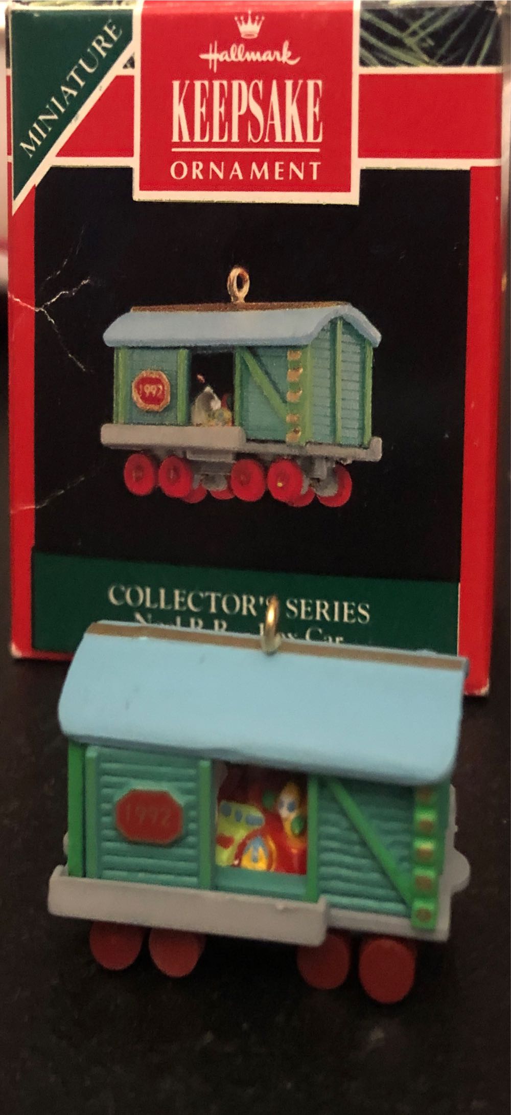 Noel R.R. #4- Box Car - Noel R. R. Miniature (Miniature Railroad) ornament collectible [Barcode 070000063909] - Main Image 4