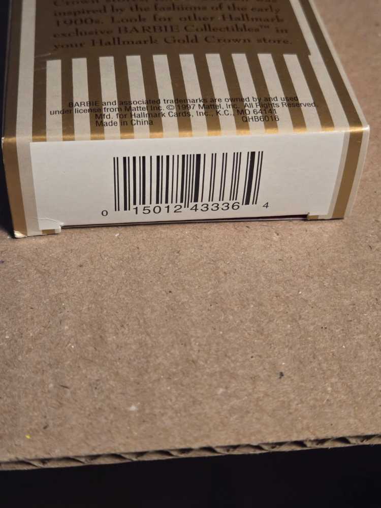 Barbie: Holiday Voyage Barbie - Barbie Homecoming Collection (Barbie) ornament collectible [Barcode 015012433364] - Main Image 3