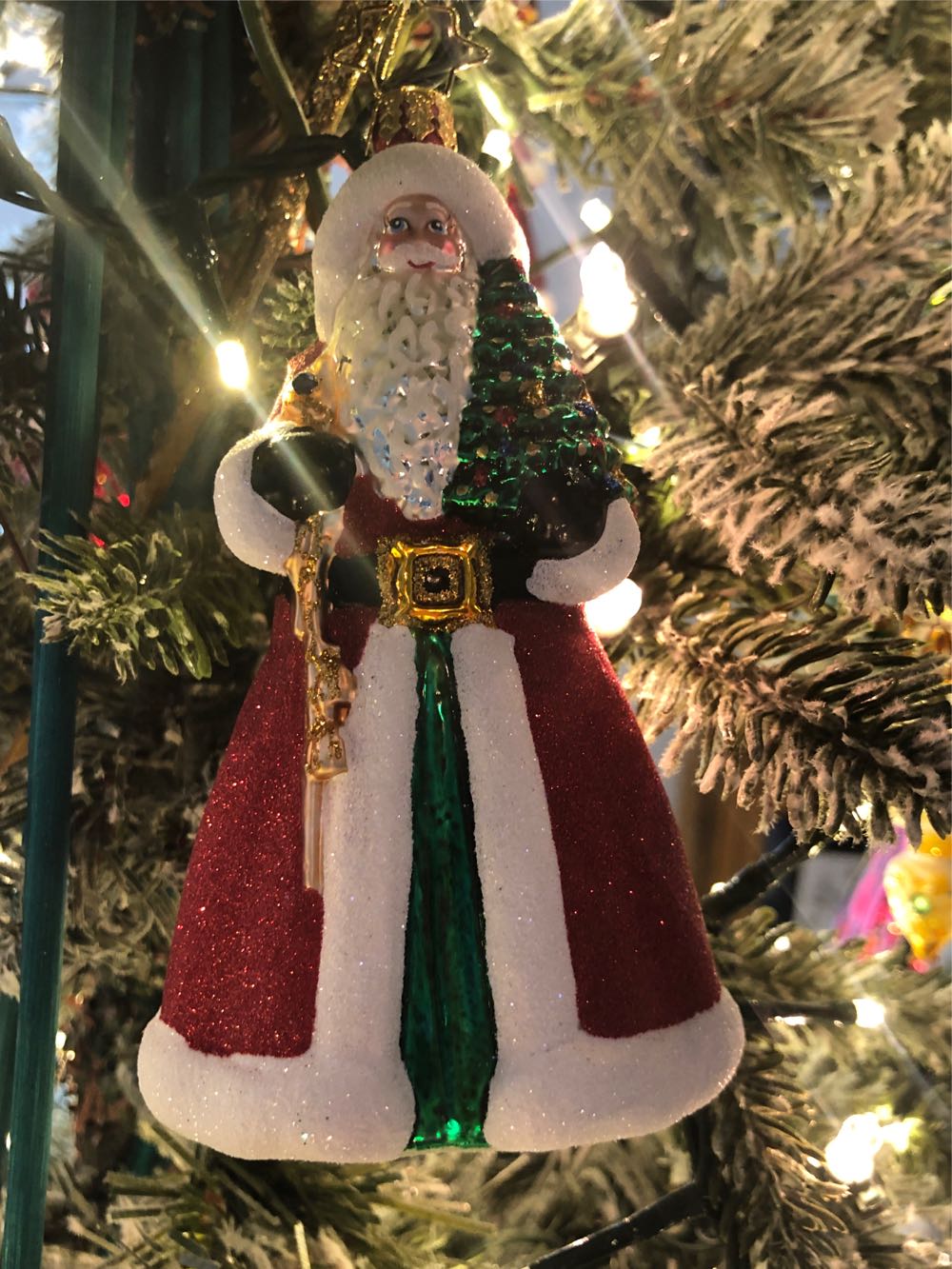 Queen Of The Shoes ~ ’ Hallmark Keepsake ~ New