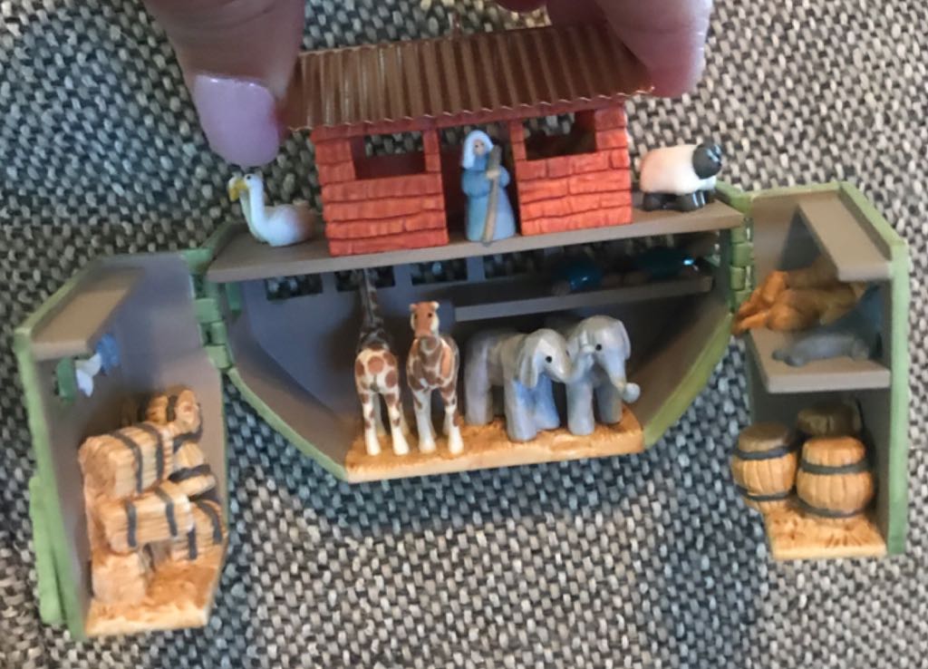 Noah’s Ark 2003  (Keepsake Ornament) ornament collectible [Barcode 42563877] - Main Image 2