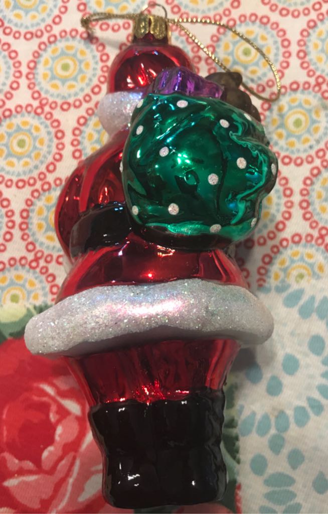 Brass Key - Santa Claus - Christmas Treasures ornament collectible - Main Image 2