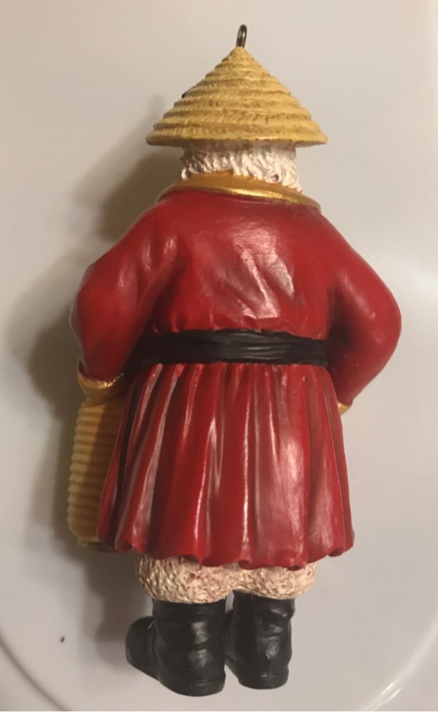 Danbury Mint - Santa Around The World - Japan - Santa Around The World (Collectable Series) ornament collectible - Main Image 2