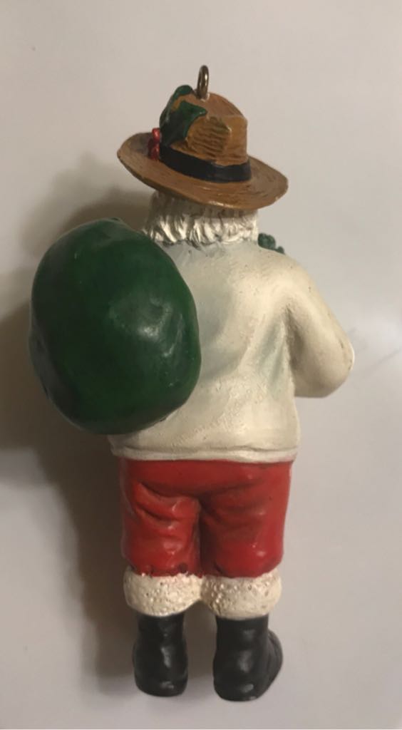 Danbury Mint - Santa Around The World - Philippines - Santa Around The World (Collectable Series) ornament collectible - Main Image 2