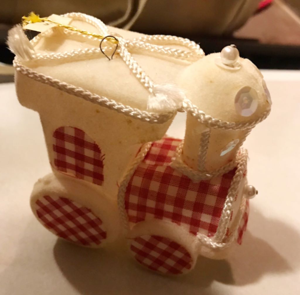 Hallmark Christmas Ornament Disney Winnie The Pooh Eeyore With Wreath