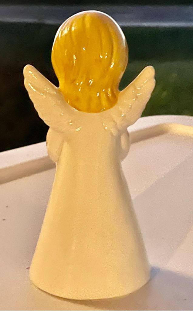 HOMCO - Praying Angel - Teal Flower - Praying (Angel) ornament collectible - Main Image 2