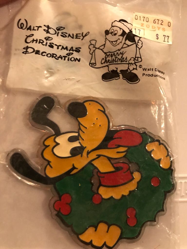 Walt Disney Productions - Goofy In Wreath  ornament collectible - Main Image 2