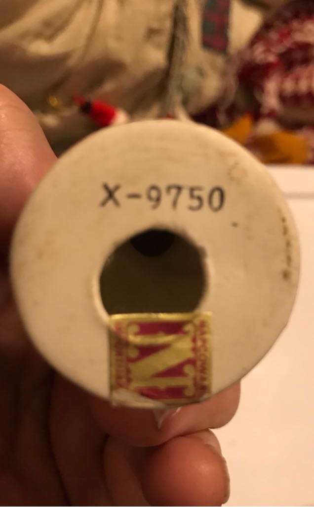 NAPCO - Angel With Present - With Hair ornament collectible - Main Image 2