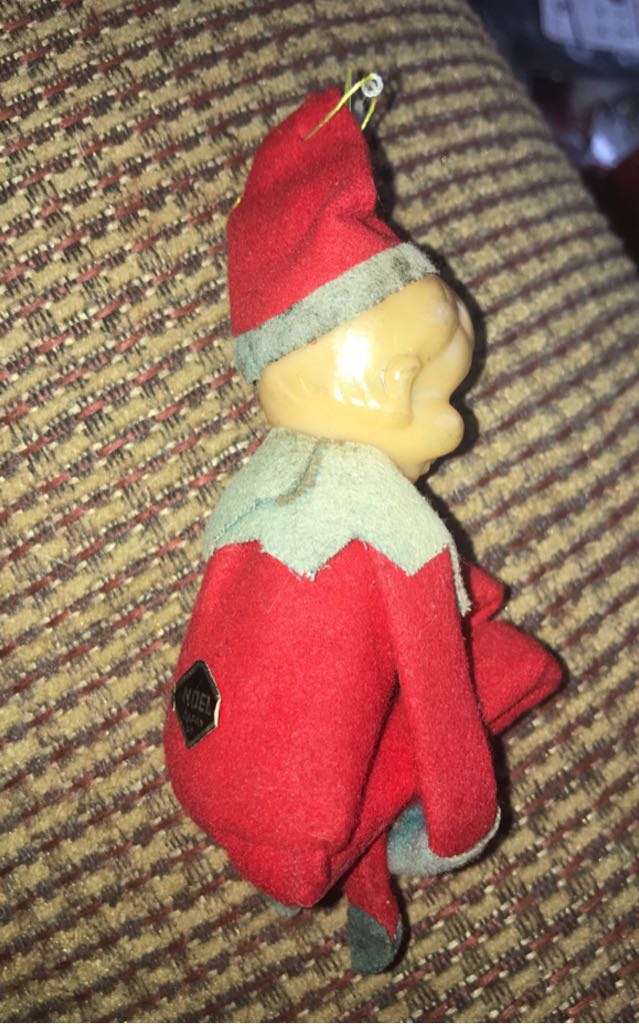 Knee Hugger Elf - Red/White Trim - Knee Hugger (Elf) ornament collectible - Main Image 2