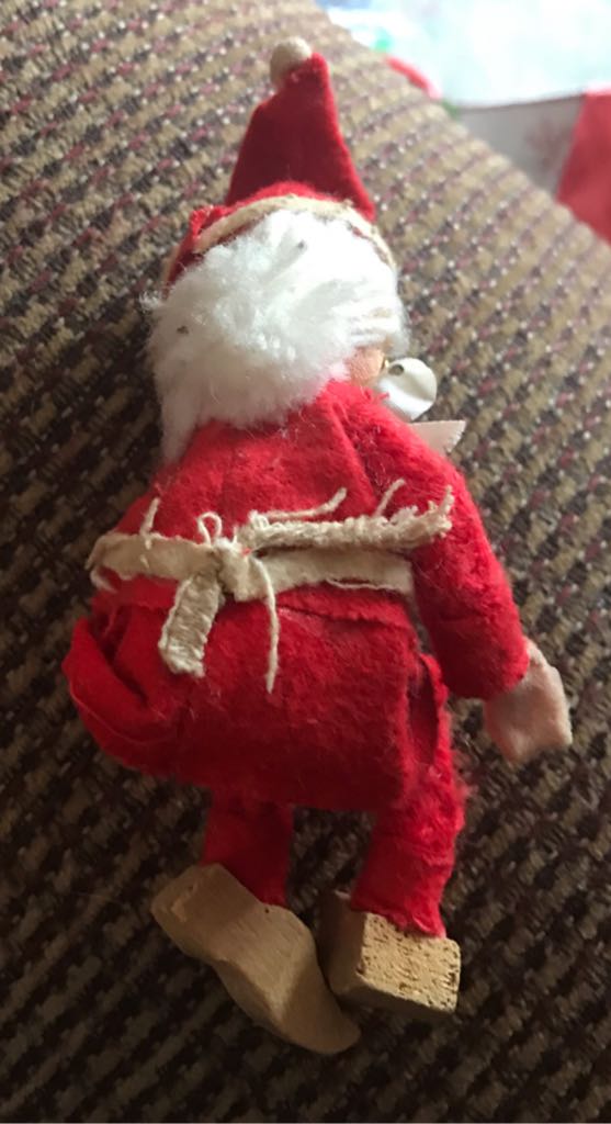 Knee Hugger - Mrs Claus - Knee Hugger (Santa) ornament collectible - Main Image 2