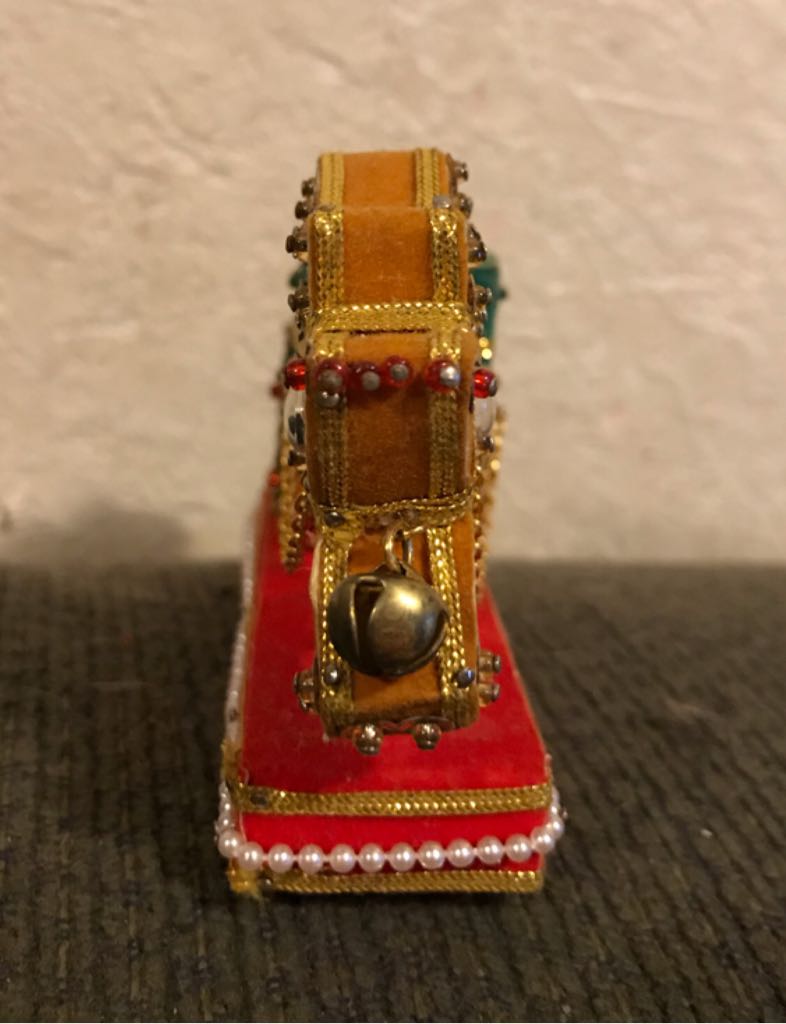 Bead & Sequin - Reindeer & Sleigh - Reindeer (Pins & Sequins) ornament collectible - Main Image 2