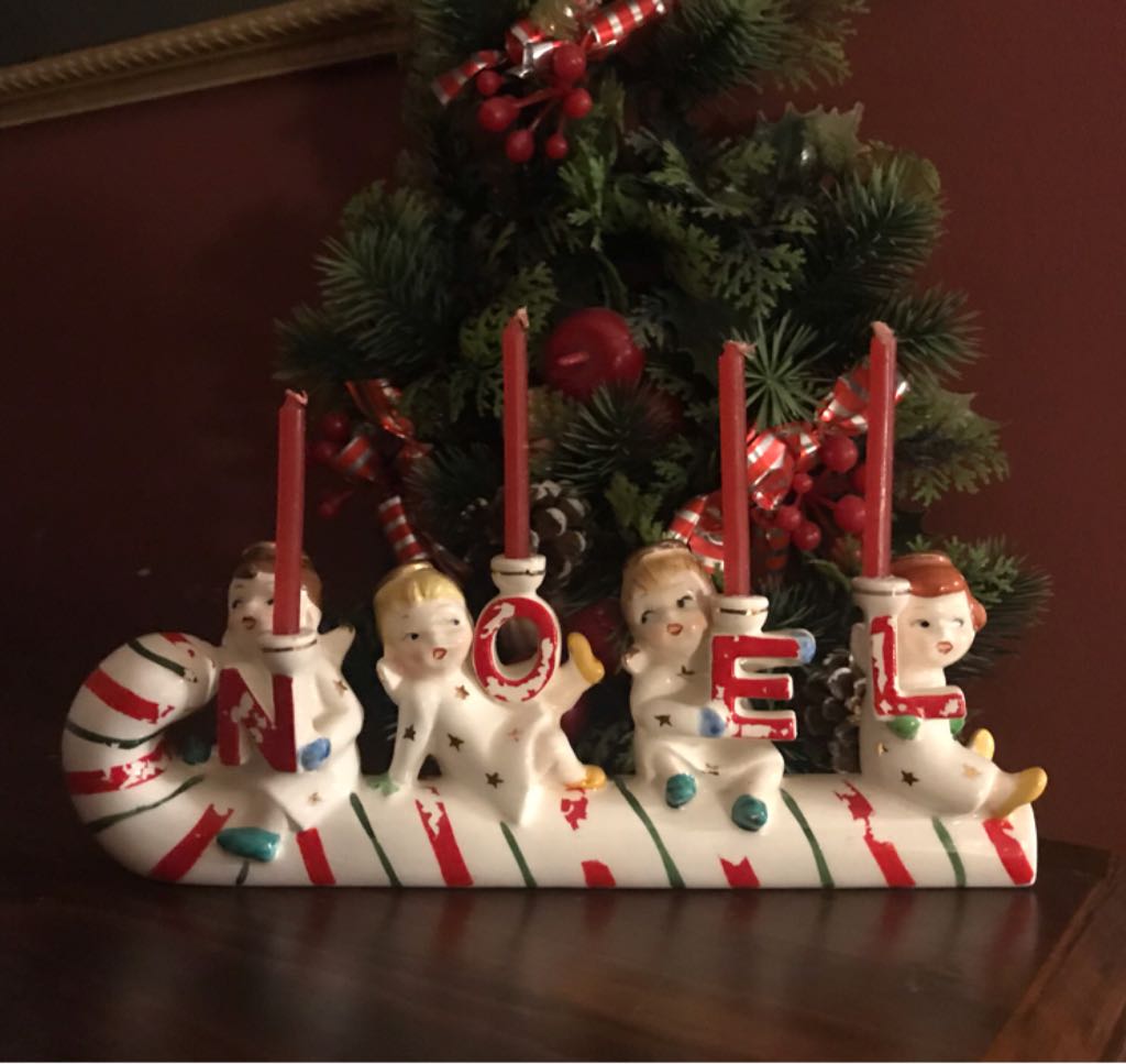 Fontanini - (Set 1) - #118 - Villager - Boy Leaning On Fence