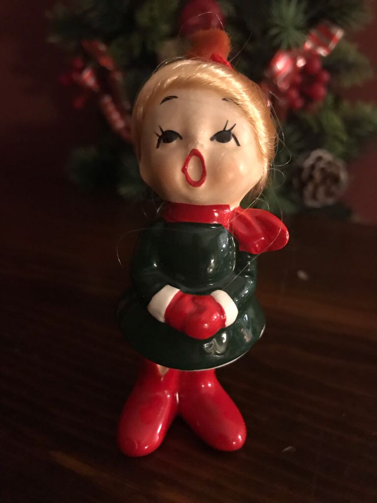 NAPCO - Caroler - Girl - Blond Hair - With Hair (Carolers) ornament collectible - Main Image 1