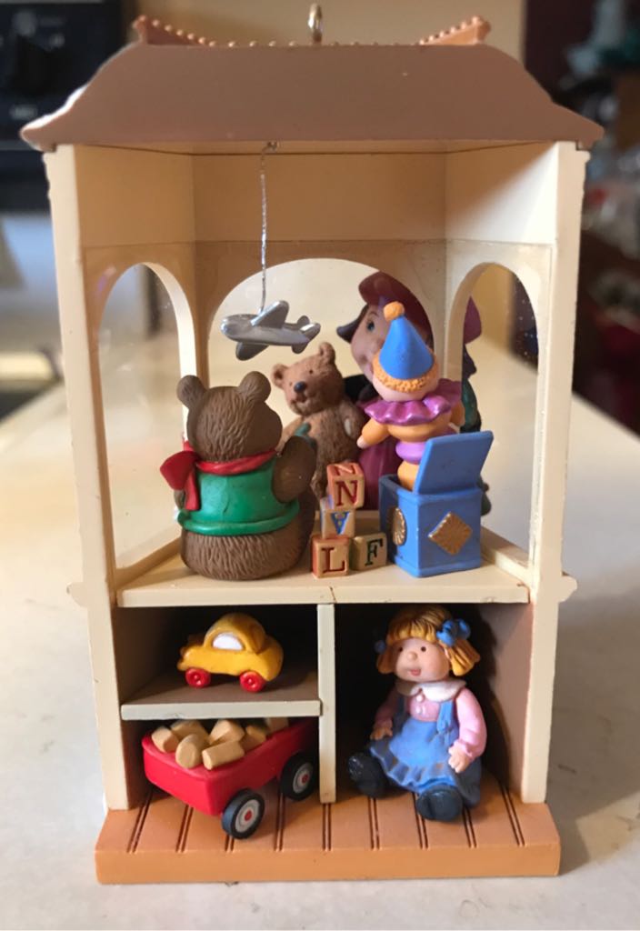 KOCC - 2006 - Christmas Window - #4 - Toy Shop - Christmas Window - Club Exclusive (Collector Series) ornament collectible - Main Image 2