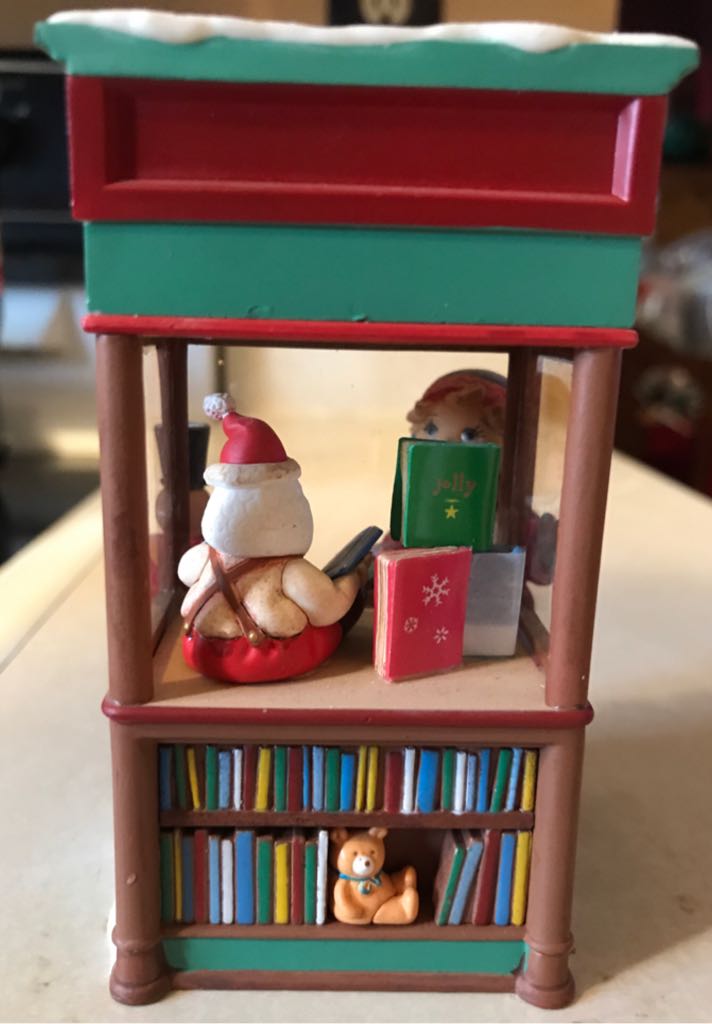 KOCC - 2008 -  Christmas Window - #6 - Kringle Korner - Christmas Window - Club Exclusive (Collector Series) ornament collectible - Main Image 2