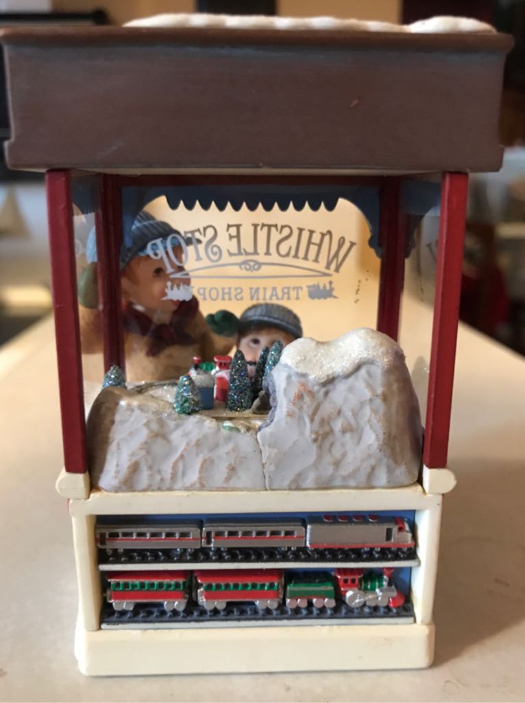 KOCC - 2007 - Christmas Window - #5 - Train Shop - Christmas Window - Club Exclusive (Collector Series) ornament collectible - Main Image 2