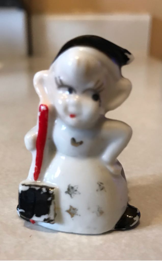 Commodore - Place Card Holder - Pixie With Shovel - Pixie (Place Card Holder) ornament collectible - Main Image 1