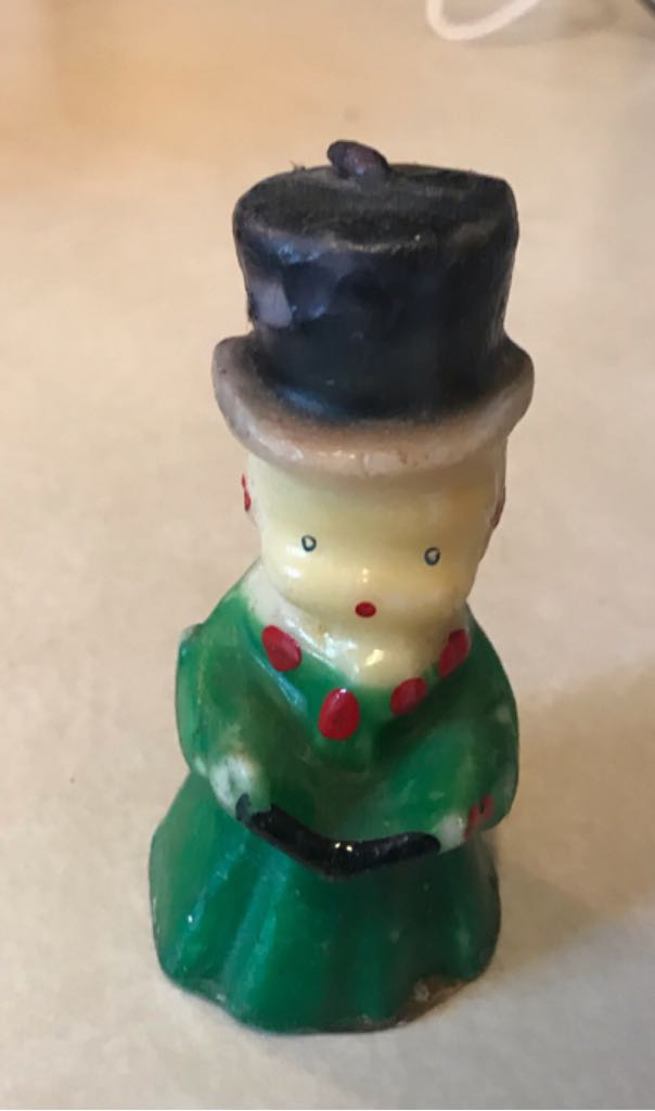 Devineau - (Size 3) - Holy Family - Jesus On Ordinary Bed