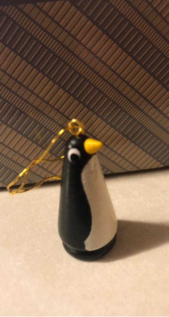 Avon - Noah’s Ark - Penguin (male) - Noah’s Ark (Avon Gift Collection) ornament collectible - Main Image 2