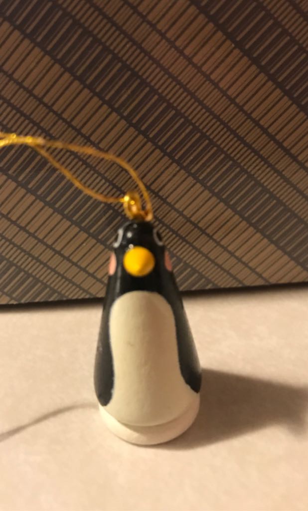 Avon - Noah’s Ark - Penguin (Female) - Noah’s Ark (Avon Gift Collection) ornament collectible - Main Image 1