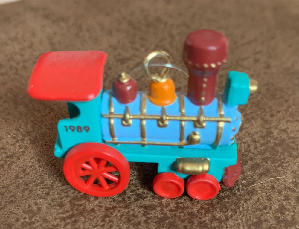 Noel R.R Miniature - Locomotive (1st In Series) - Noel RR (Train, Mini) ornament collectible - Main Image 3