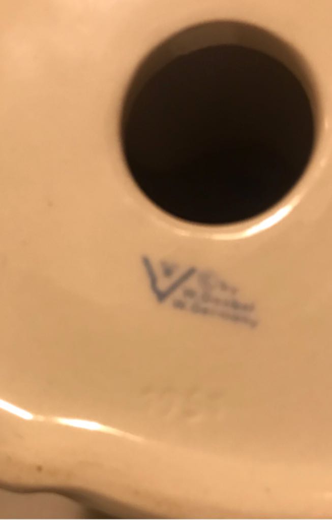 Goebel - Hummel - Holy Family - Virgin Mary - 214A - Holy Family (Nativity) ornament collectible - Main Image 2